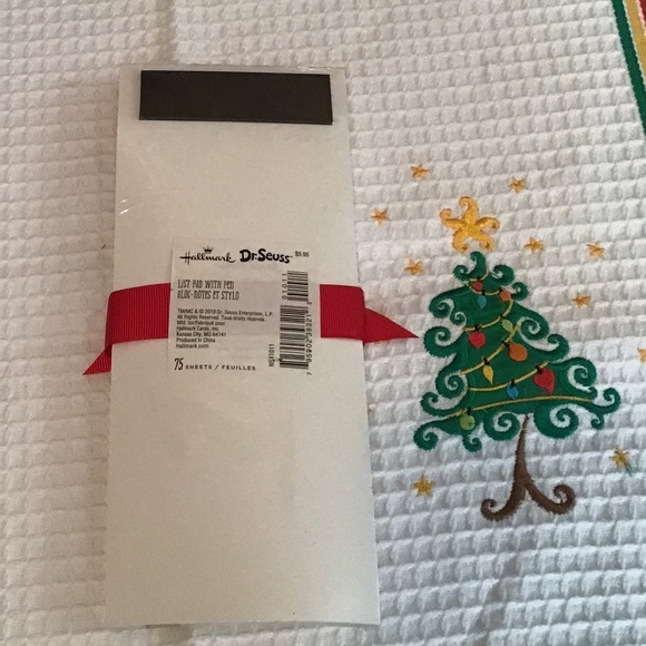 NWT Hallmark Dr Seuss list pad with pen, 75 sheets, magnetic to hang - Picture 2 of 2